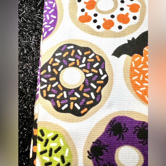 Set of 2 Halloween Doughnuts Kitchen Towels Iced in Spooky Colors Bats Spiders - Picture 10 of 12